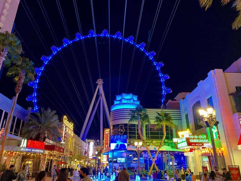 The LINQ Promenade