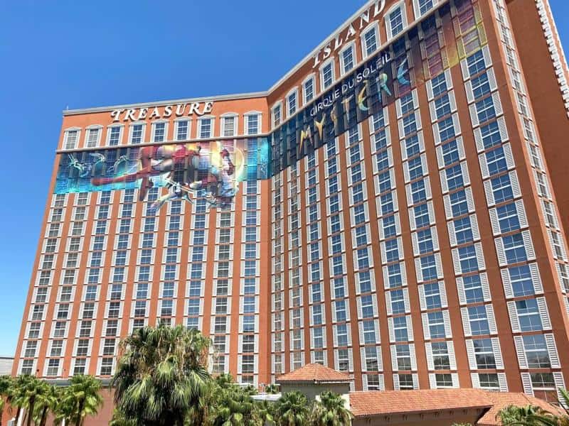 Treasure Island Hotel & Casino 2