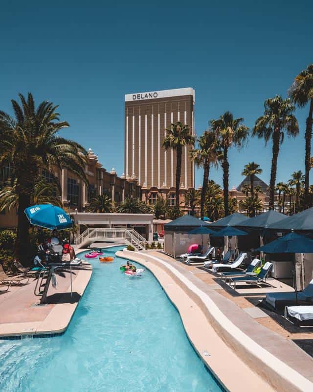 Mandalay Bay Lazy River 1