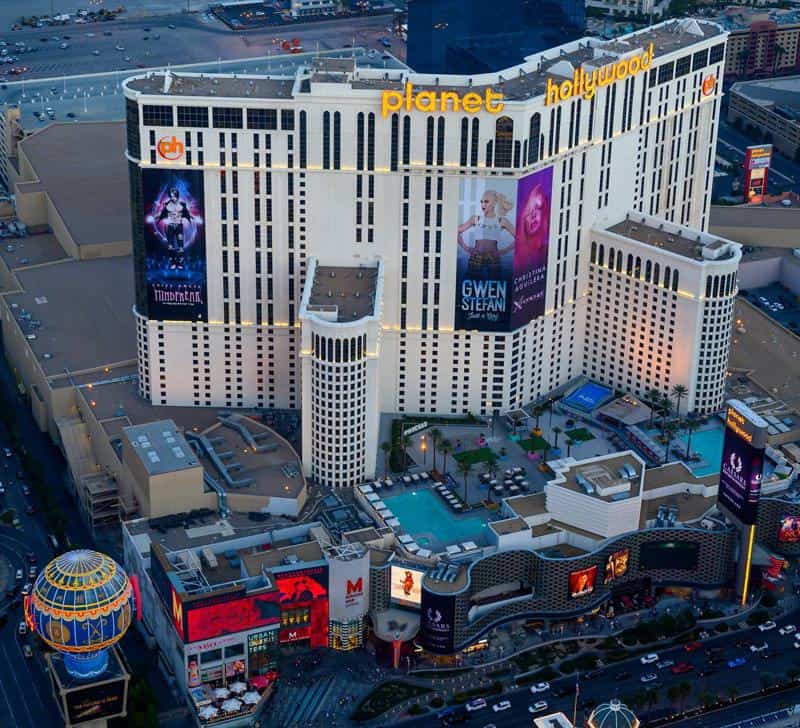 Scene Pool Deck at Planet Hollywood