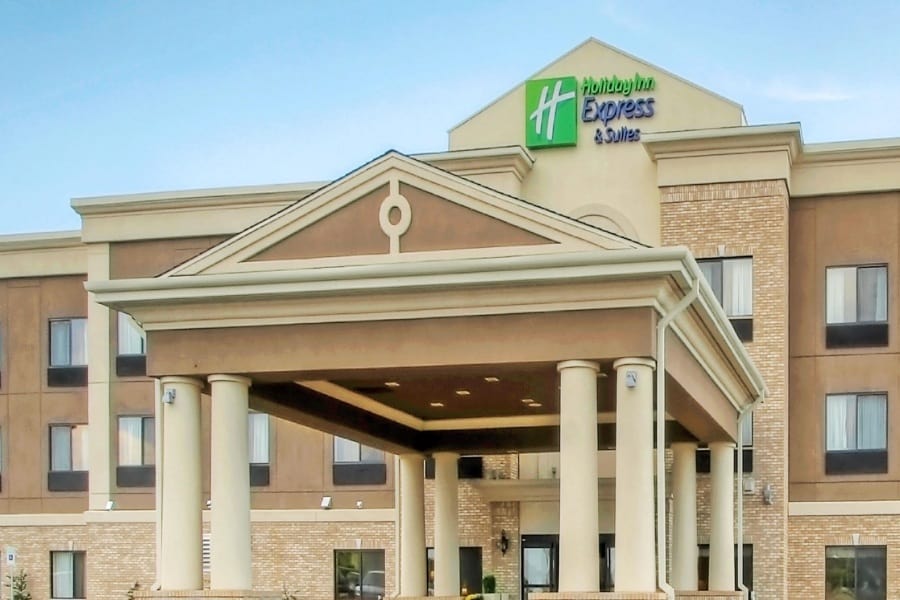 Holiday Inn Express Hotel & Suites