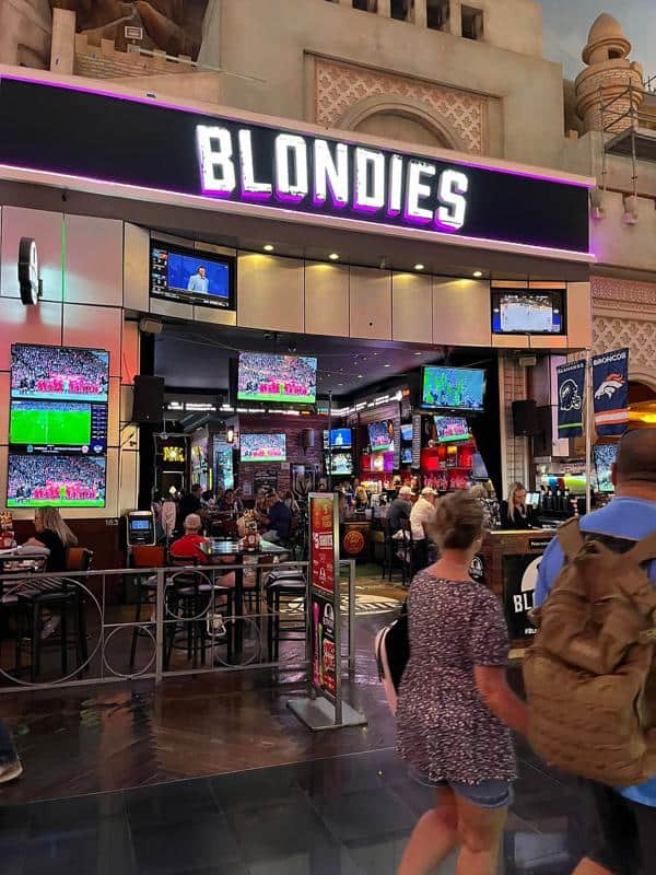 Blondies Sports Bar & Grill